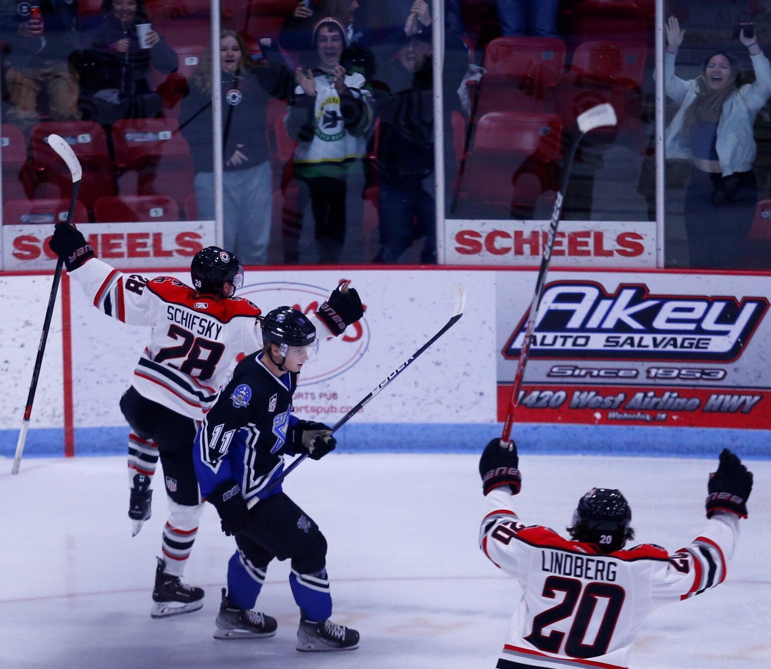 111822-spt-bhawks-6